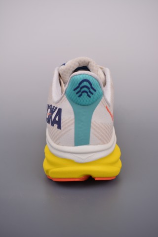 Hoka One view 4