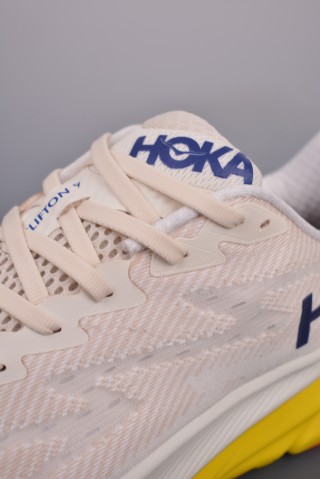 Hoka One view 7