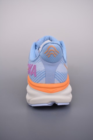 Hoka One view 4