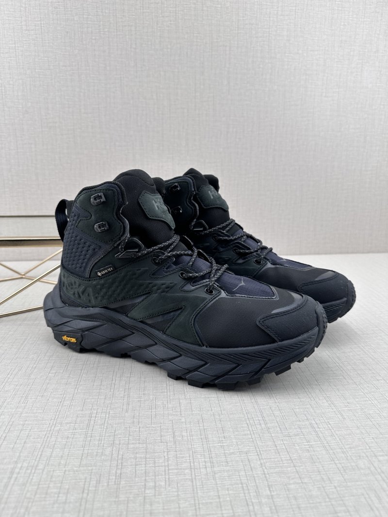 Hoka Anacapa Mid GTX view