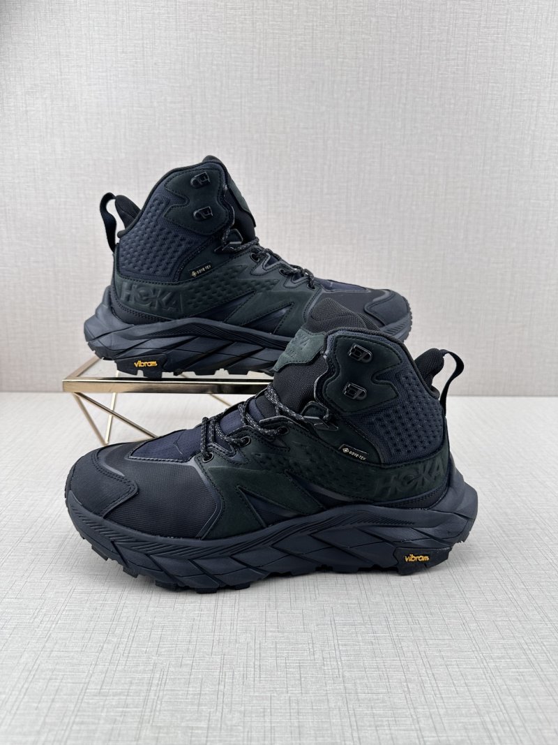 Hoka Anacapa Mid GTX view