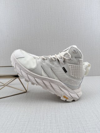 Hoka Anacapa Mid GTX view 1