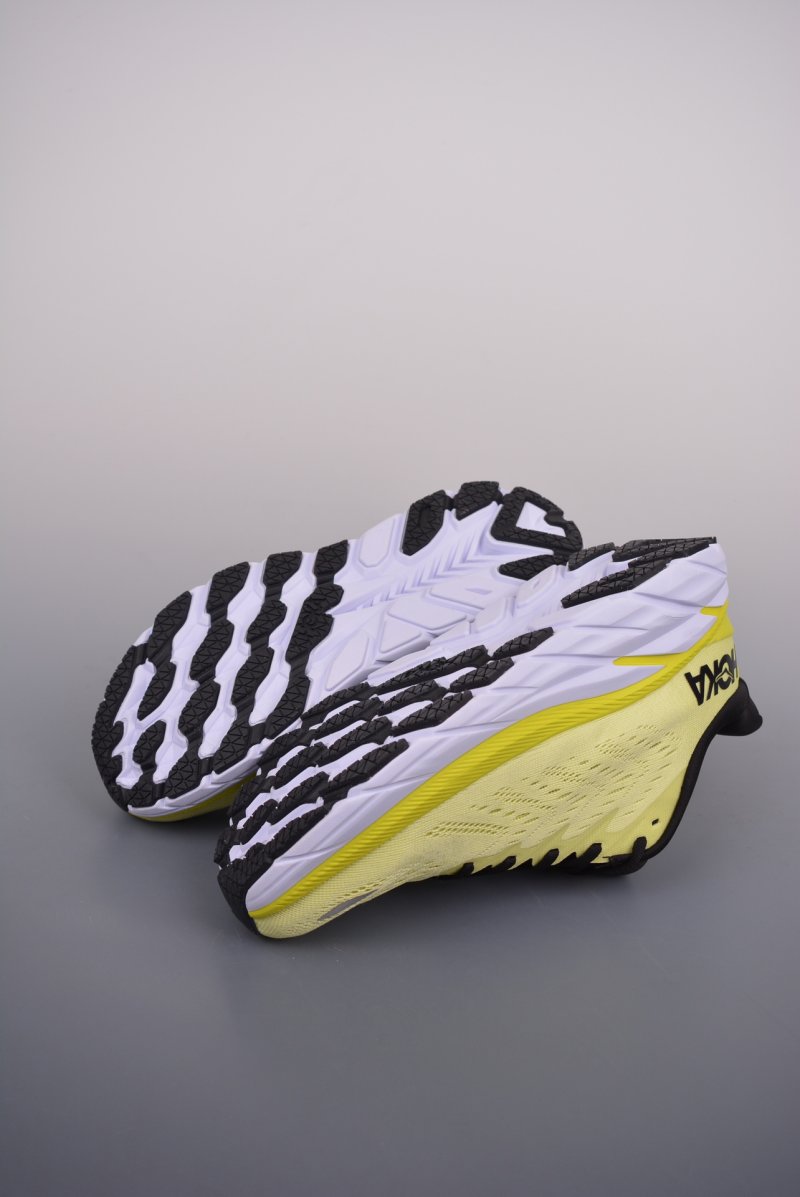 Hoka One Clifton 8 view