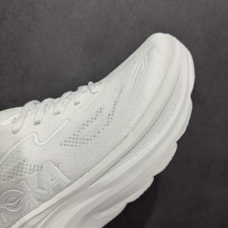 Hoka One Clifton Edge view 5