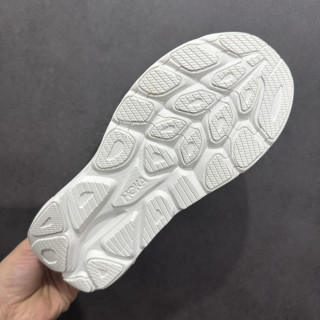 Hoka One Clifton Edge view 9
