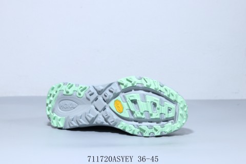 Hoka One Clifton 8 view 4