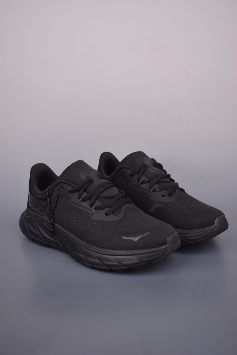 Hoka One M Arahi 7