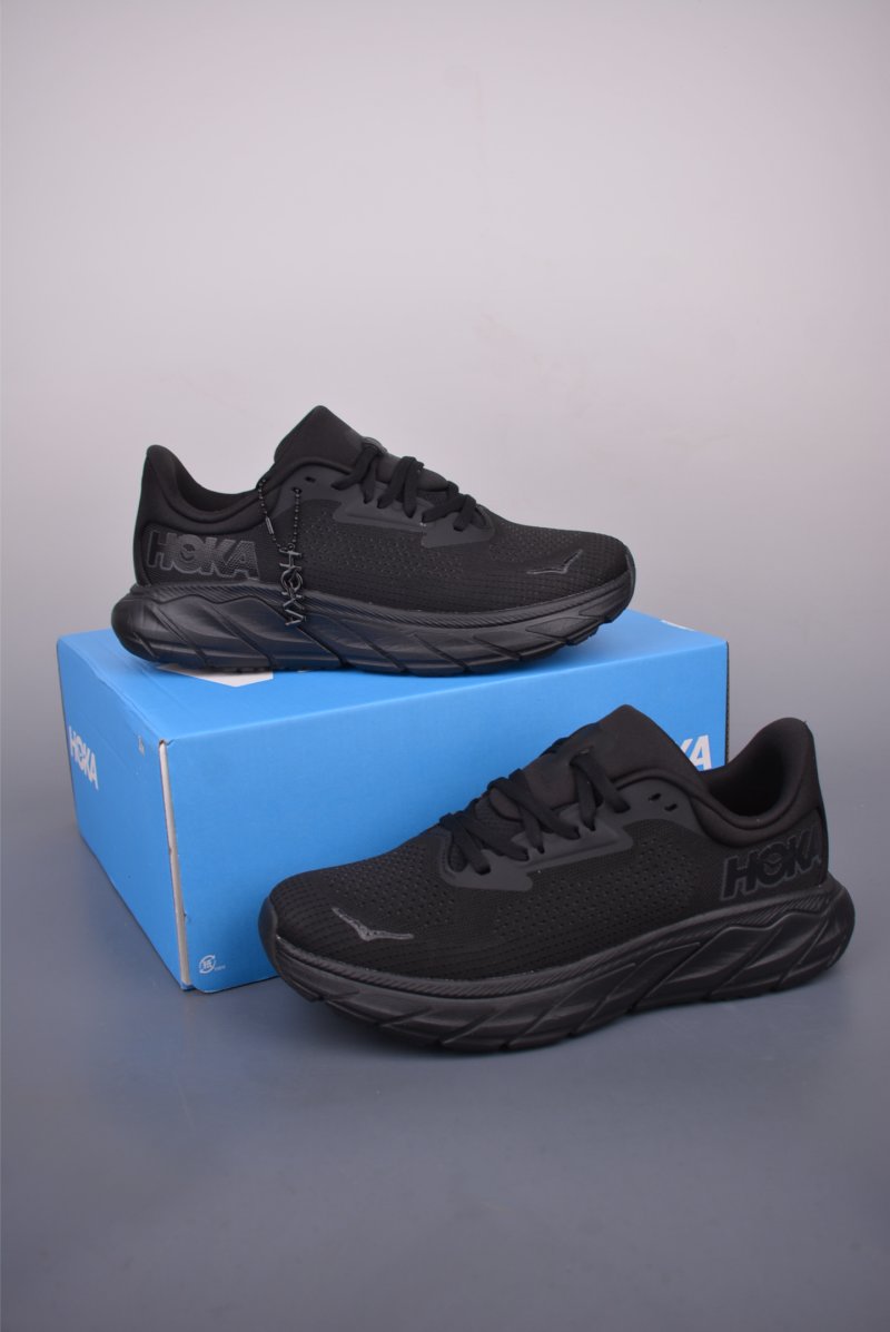 Hoka One M Arahi 7 view