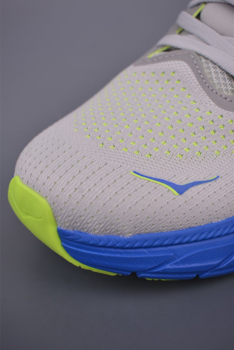 Hoka One M Arahi 7 view