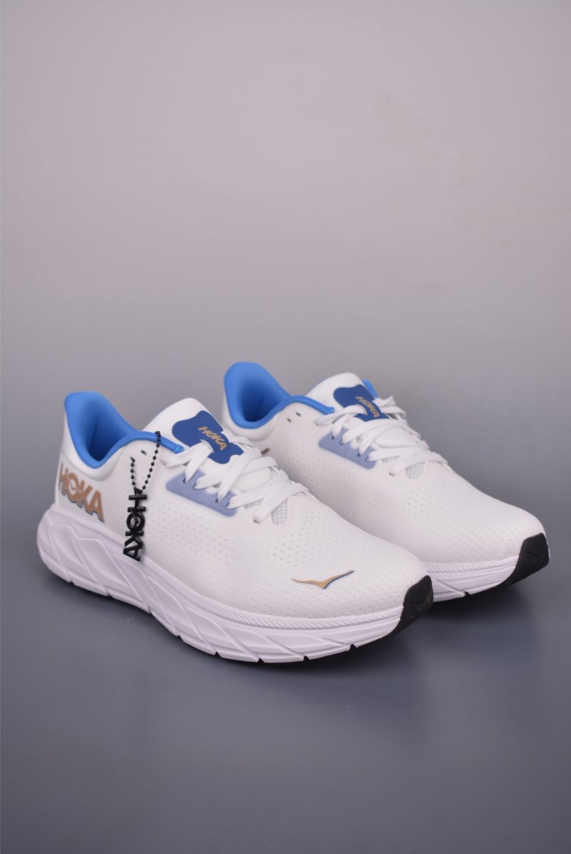 Hoka One M Arahi 7 view