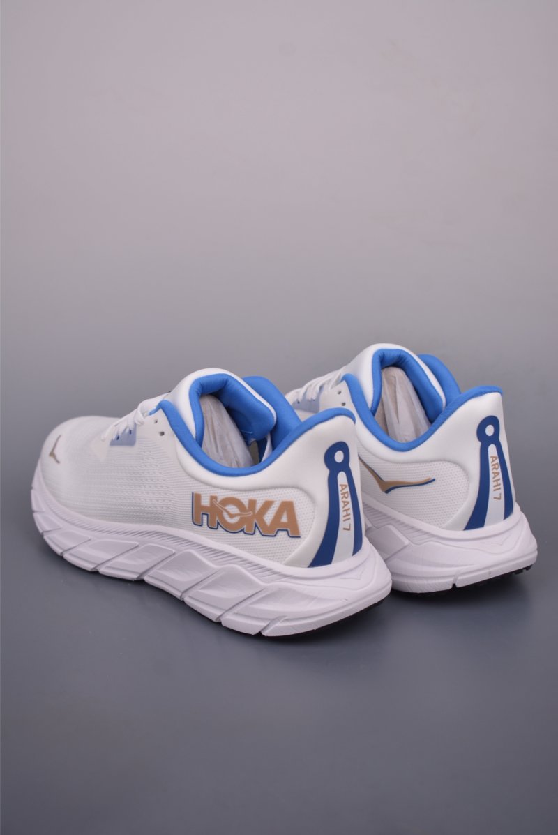 Hoka One M Arahi 7 view