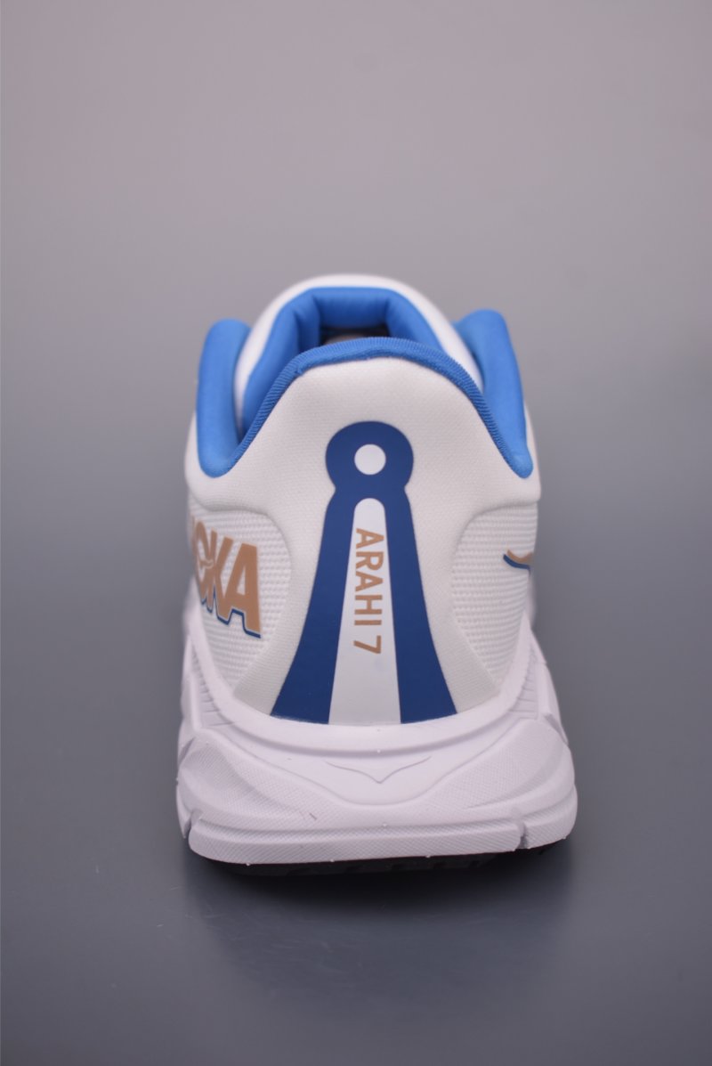 Hoka One M Arahi 7 view