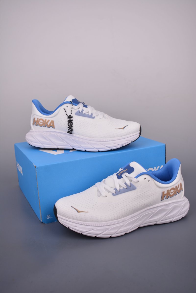 Hoka One M Arahi 7 view