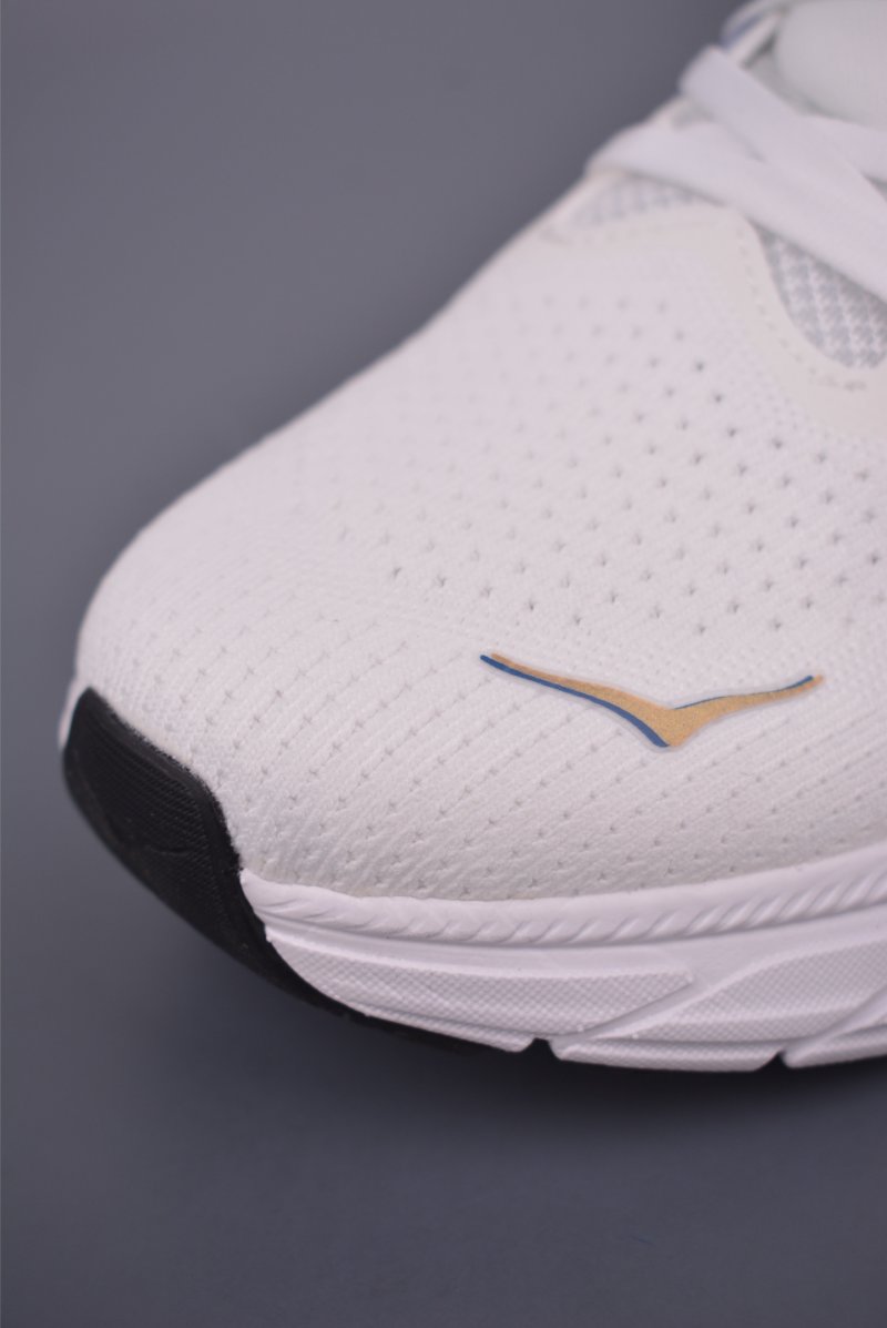 Hoka One M Arahi 7 view