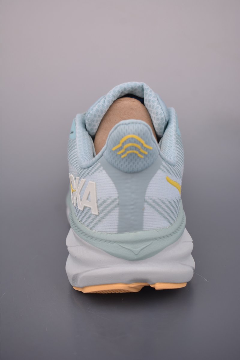 Hoka One M Clifton 9 view
