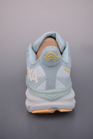 Hoka One M Clifton 9 view 4