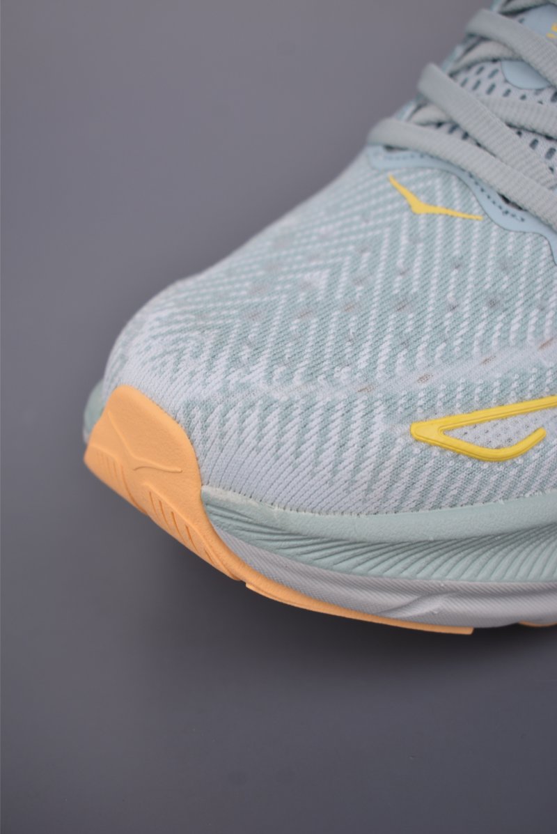 Hoka One M Clifton 9 view