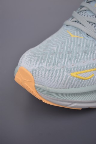 Hoka One M Clifton 9 view 6