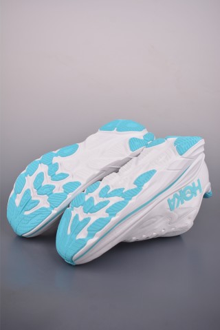 Hoka One M Clifton 10 view 3