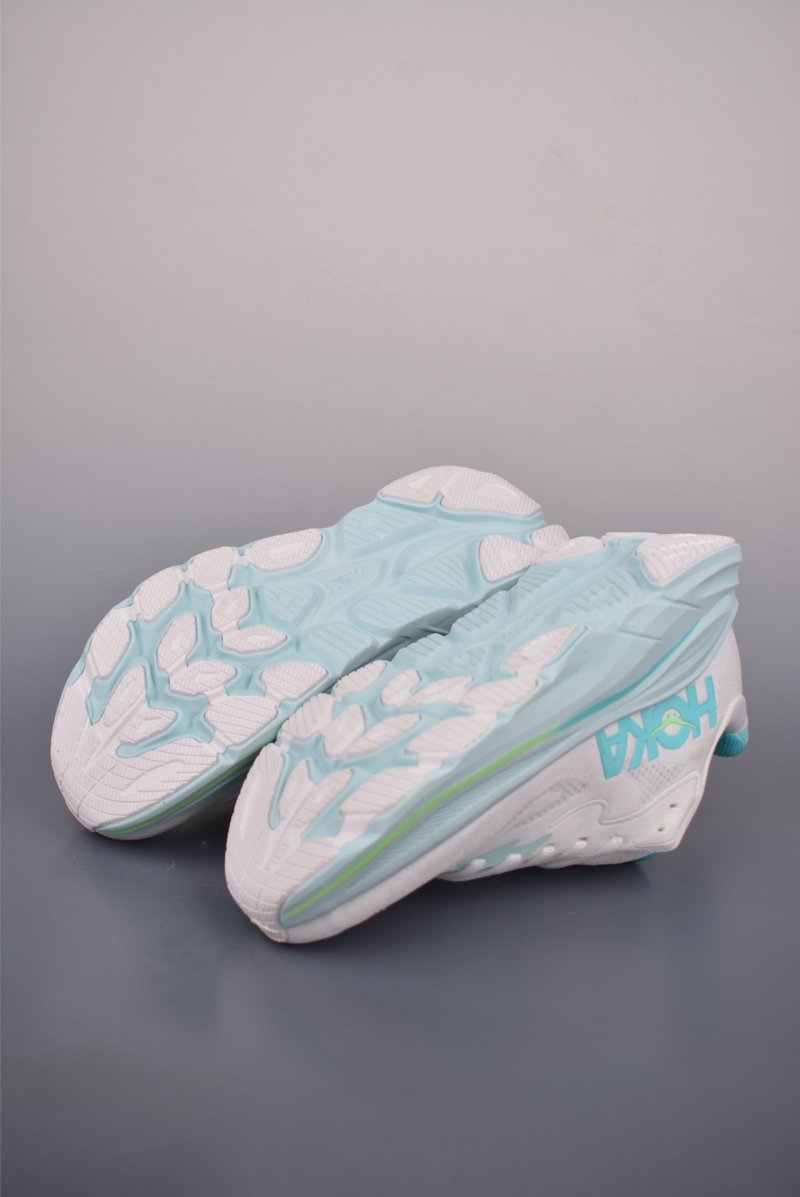 Hoka One M Clifton 10 view