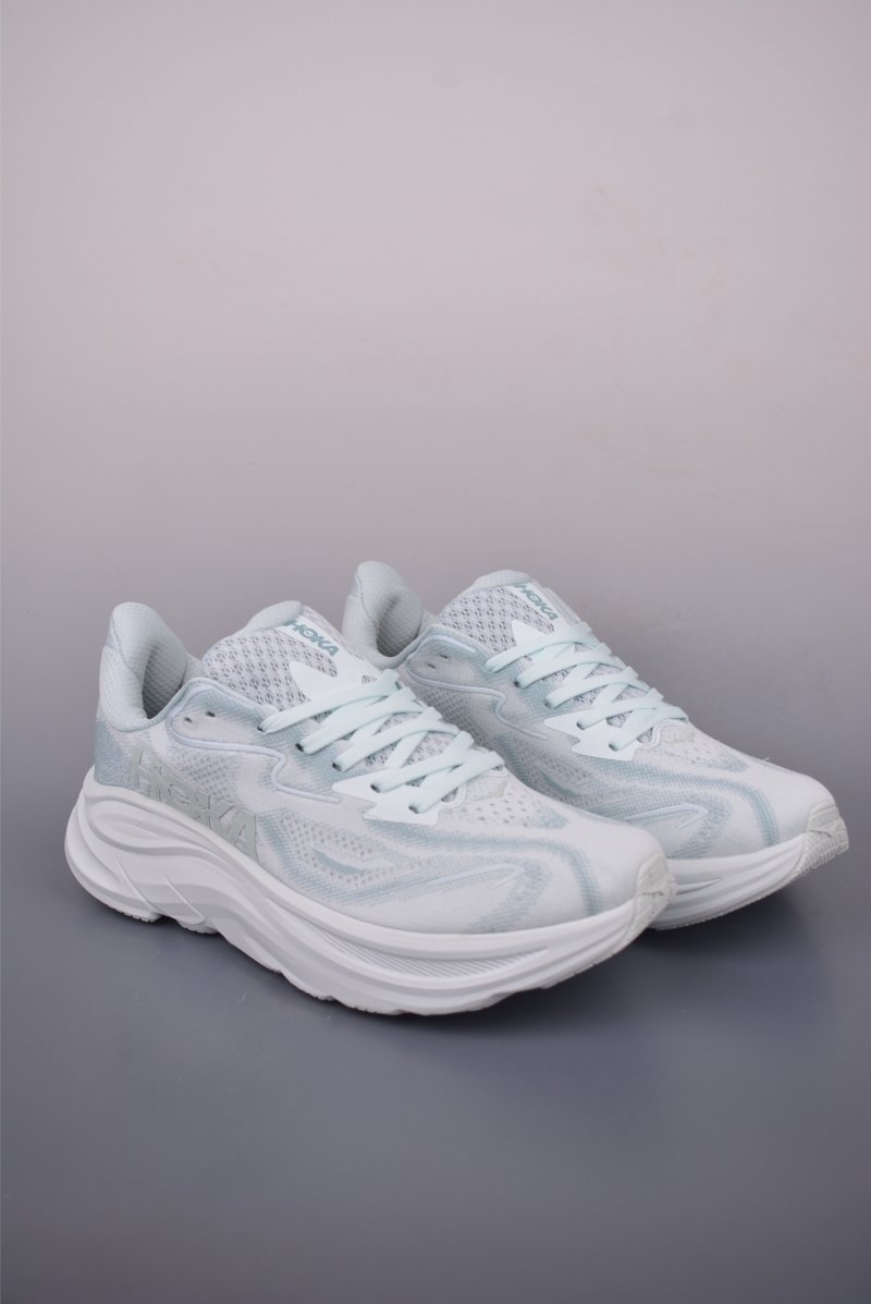 Hoka One M Clifton 9