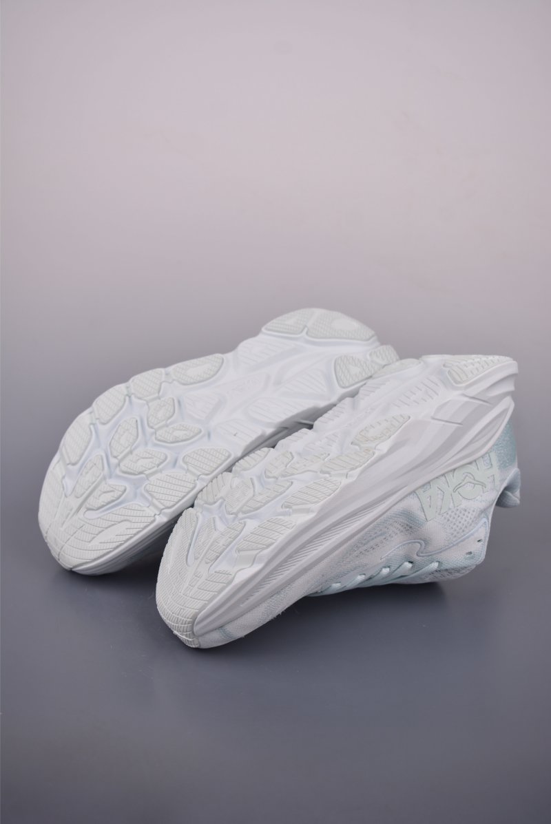 Hoka One M Clifton 9 view