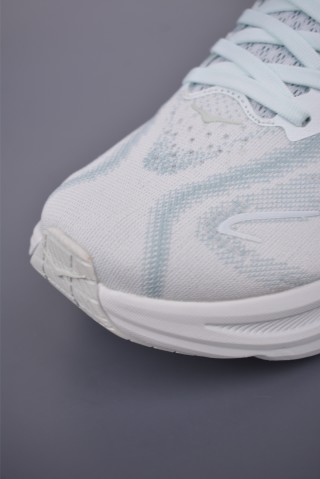 Hoka One M Clifton 9 view 6