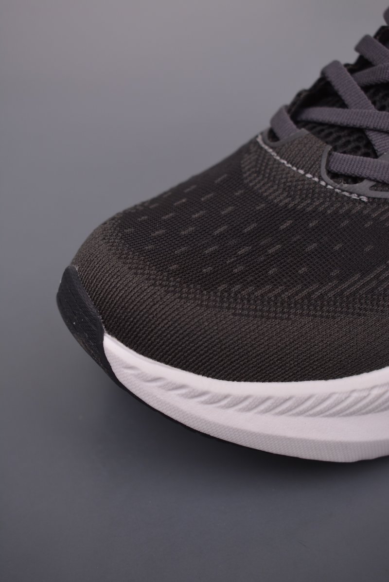 Hoka One One Mach 6 view