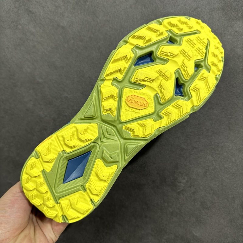 Hoka One One Mafate Speed 4 view