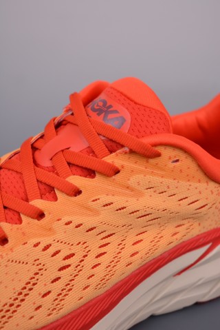 Hoka One One Mclifton 9 view 7