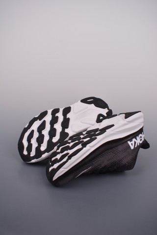 Hoka One One Mclifton 9 view 3