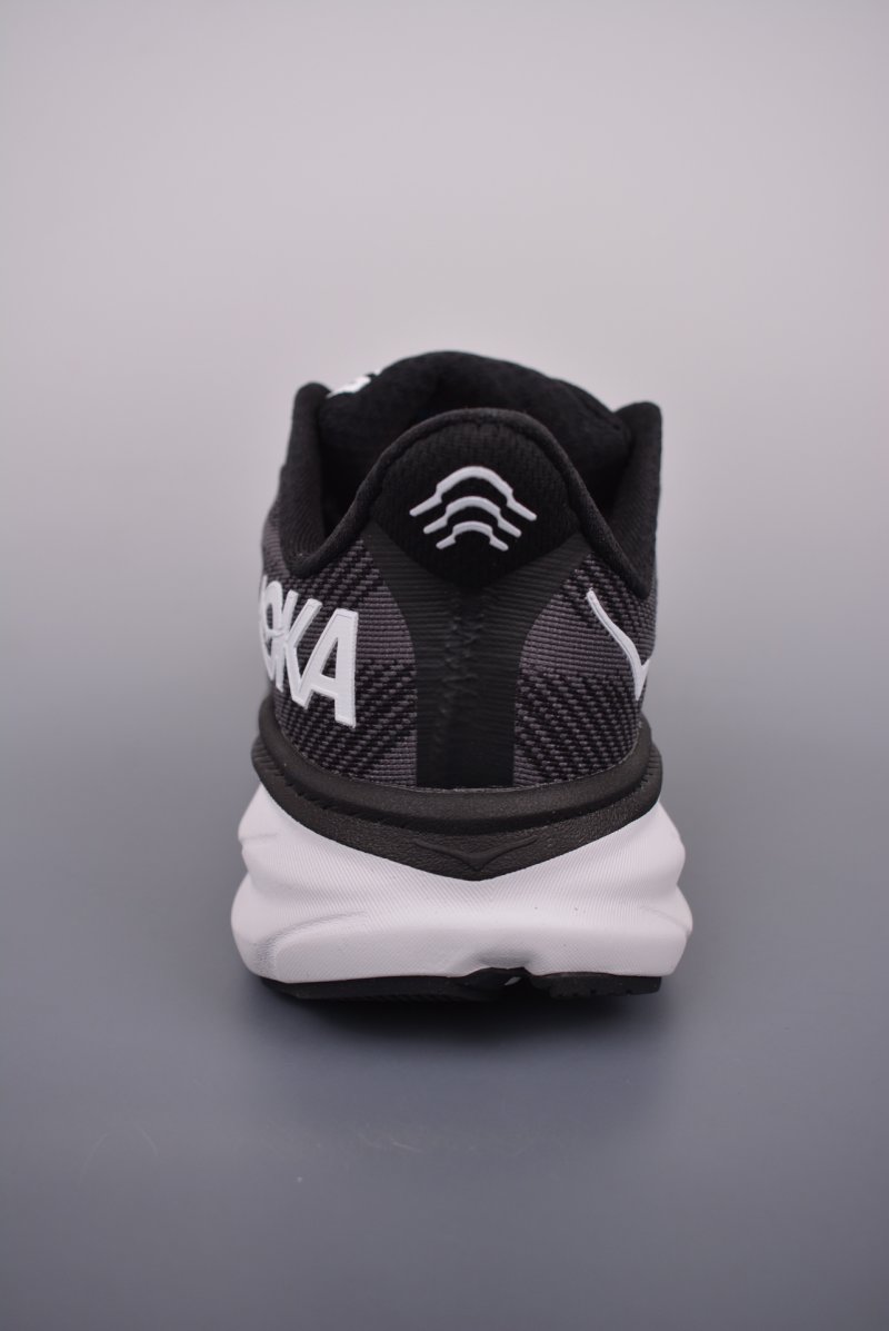 Hoka One One Mclifton 9 view