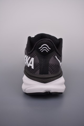 Hoka One One Mclifton 9 view 4