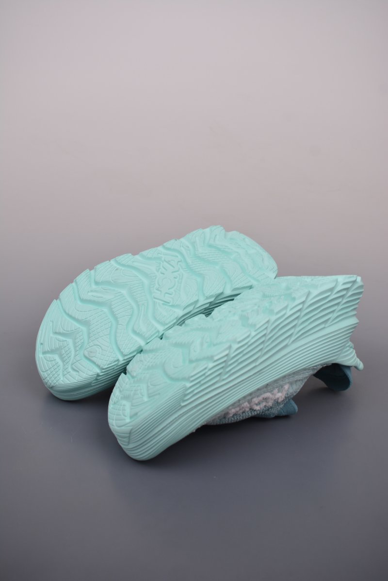 Hoka One One Restore TC view