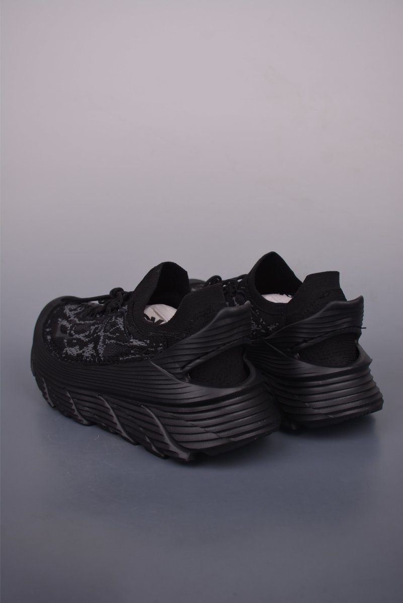 Hoka One One Restore TC view
