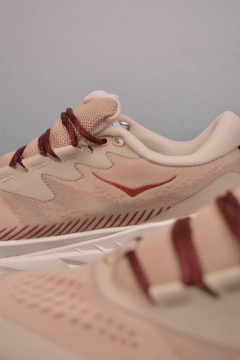 Hoka One One Skyline-Float X view
