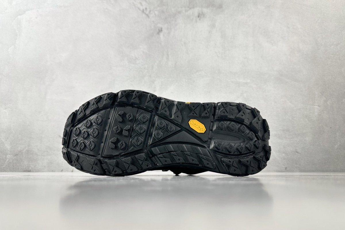 Hoka One One Summit 'Green' view