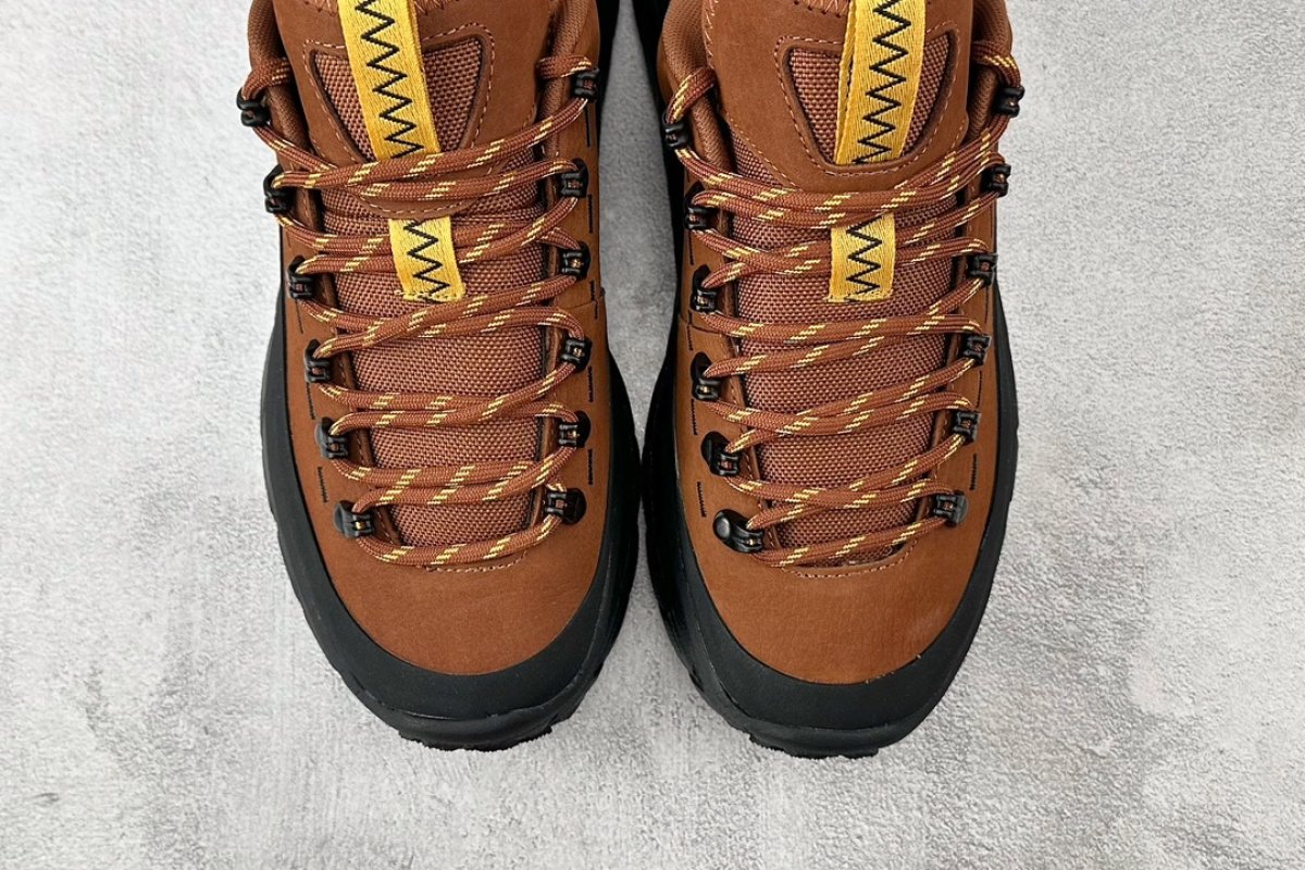 Hoka One One Summit 'Green' view