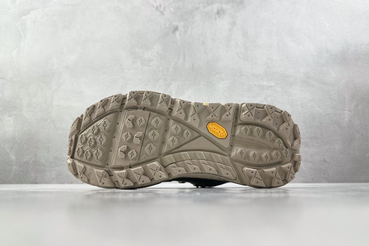 Hoka One One Summit 'Green' view