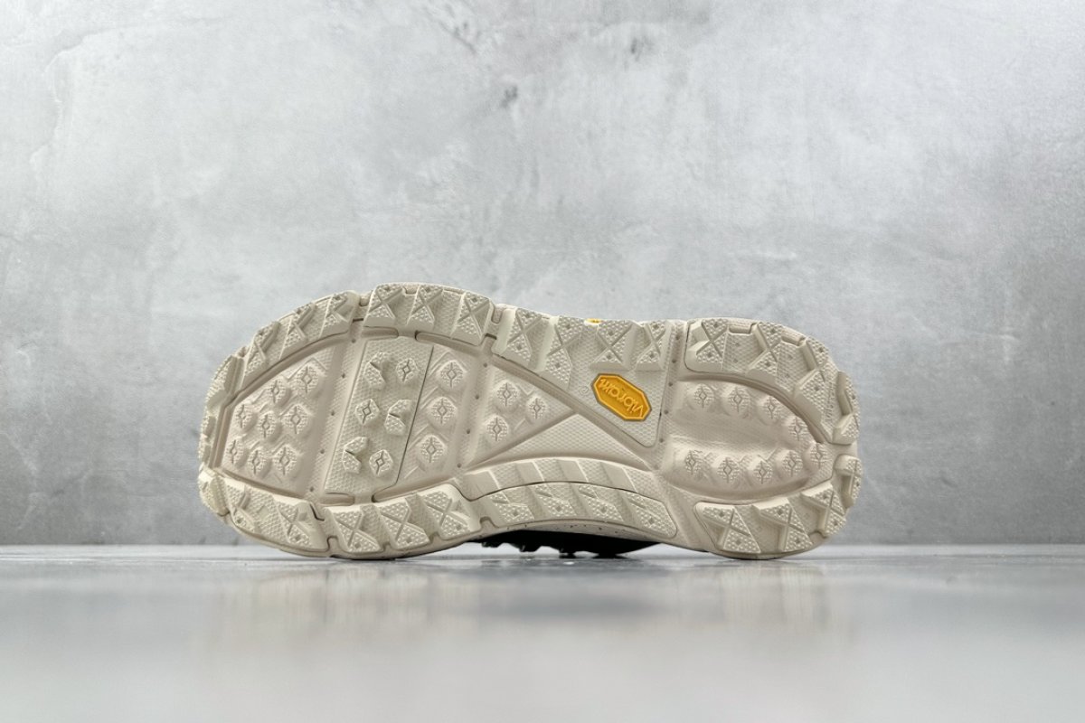 Hoka One One Summit 'Green' view