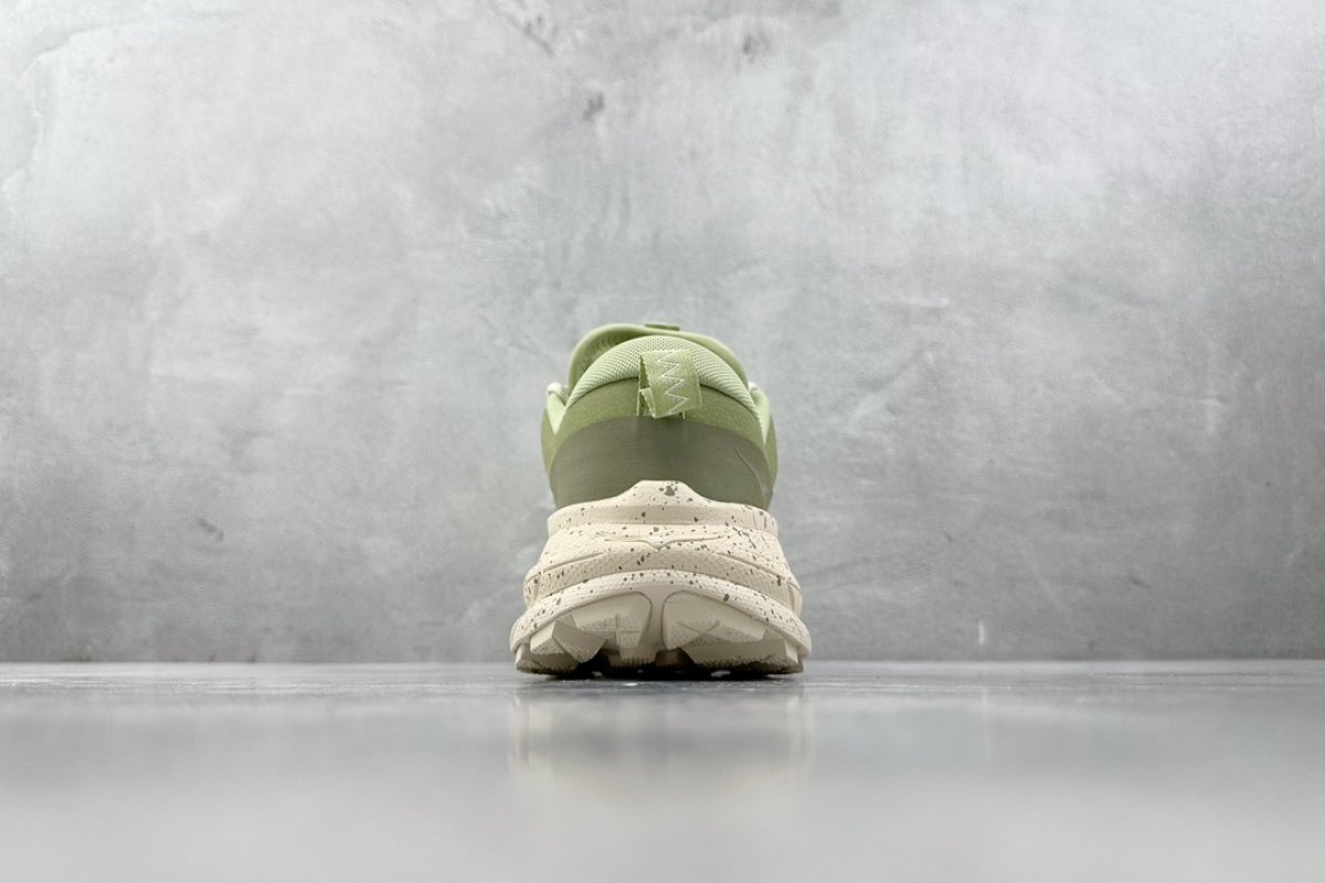 Hoka One One Summit 'Green' view