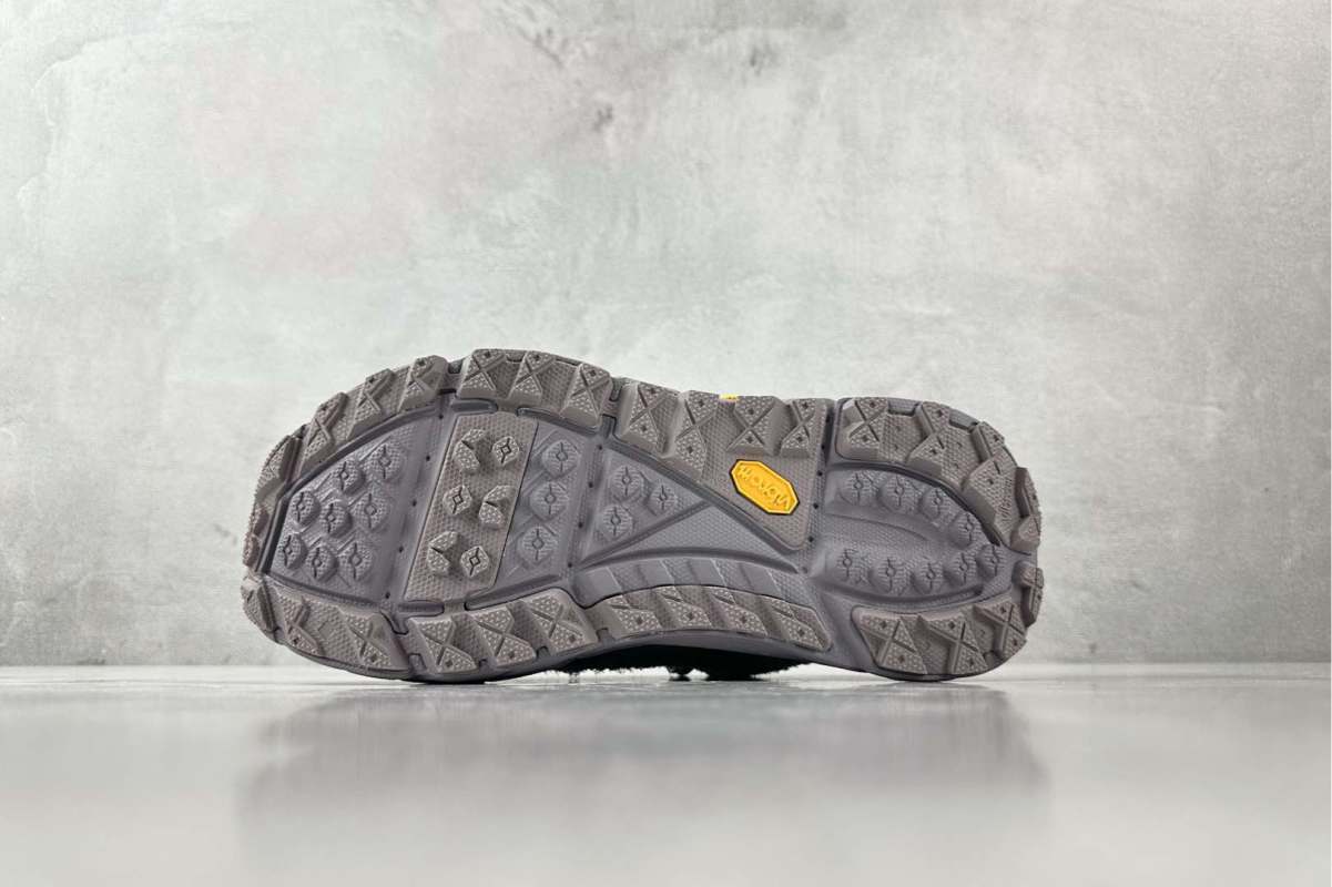 Hoka One One Summit 'Green' view