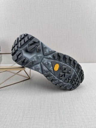 Hoka One One Tor Summit view 6