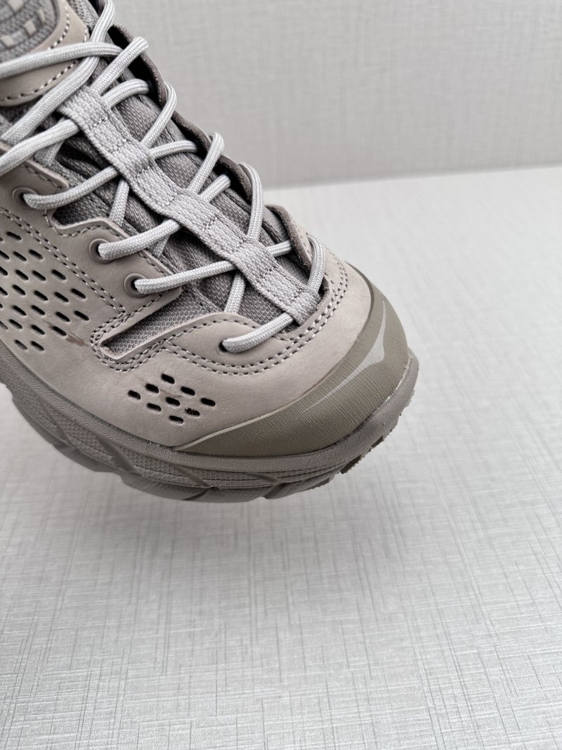Hoka One One Tor Summit view