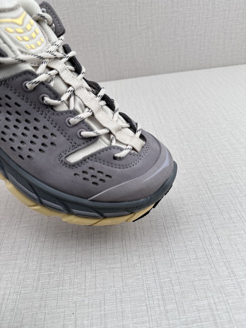 Hoka One One Tor Summit view
