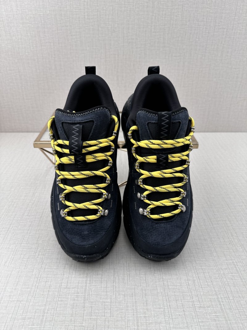 Hoka One One Tor Summit view