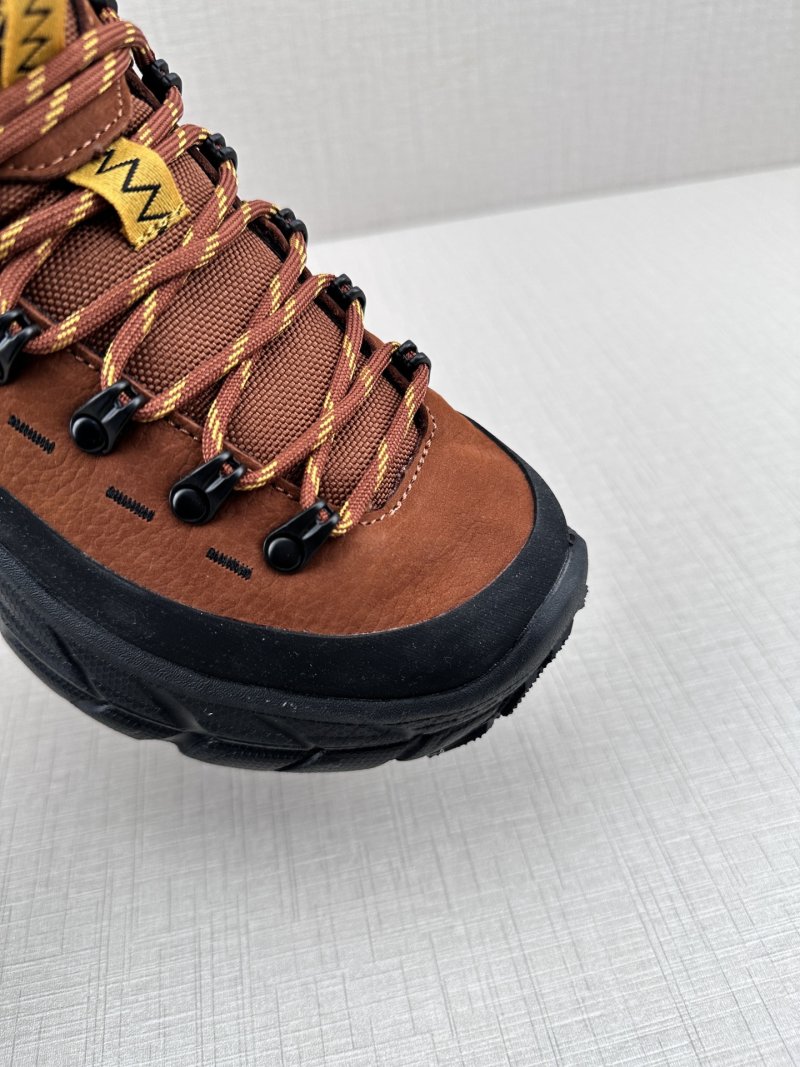 Hoka One One Tor Summit view