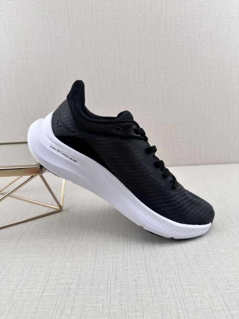Hoka Soli Mar TT11 'Black / White' view