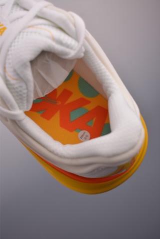Hoka Bondi 9 Wide view 18
