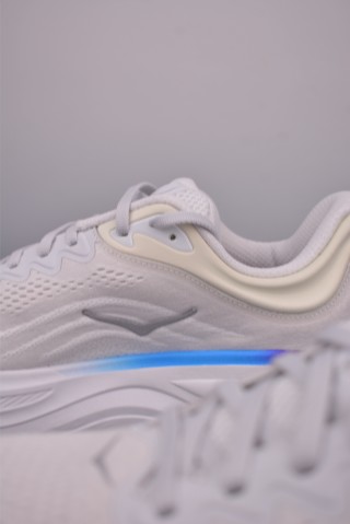 Hoka One Bondi 9 Wide view 8